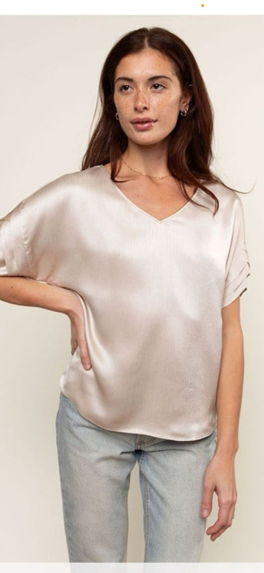 Blusa Yuki satin Dorada